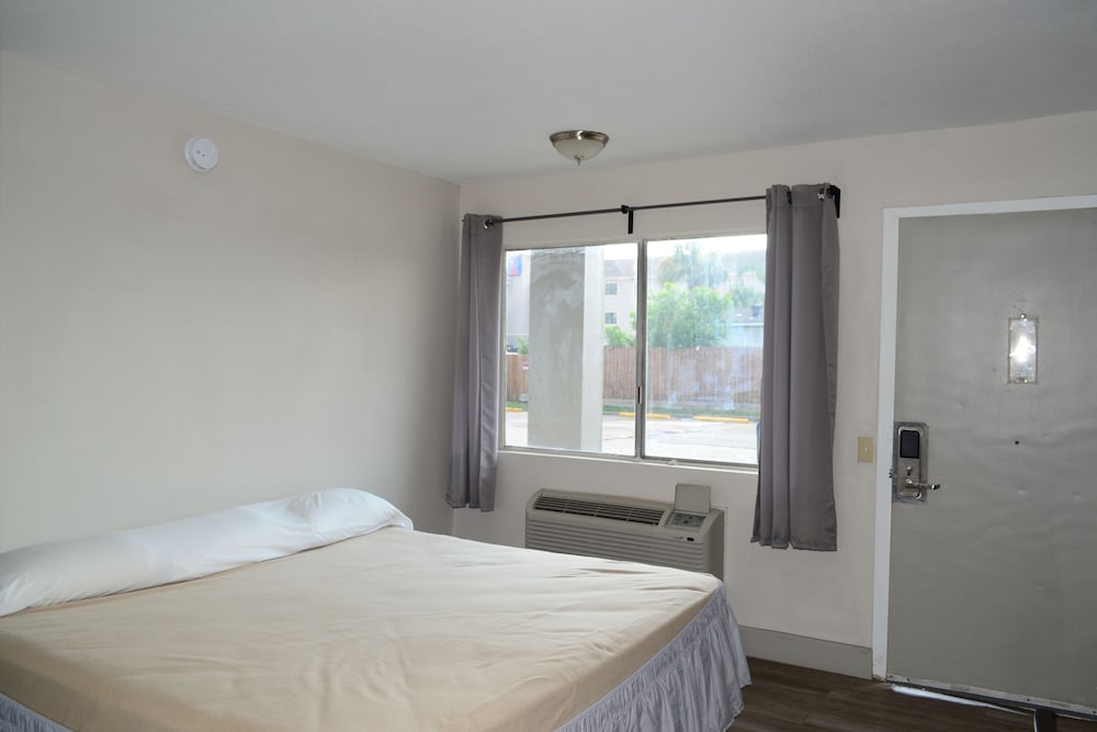 Harmony Inn and Suites - photo 12