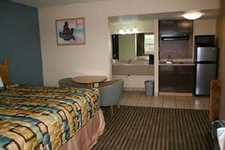Surfside Inn Suites - photo 12