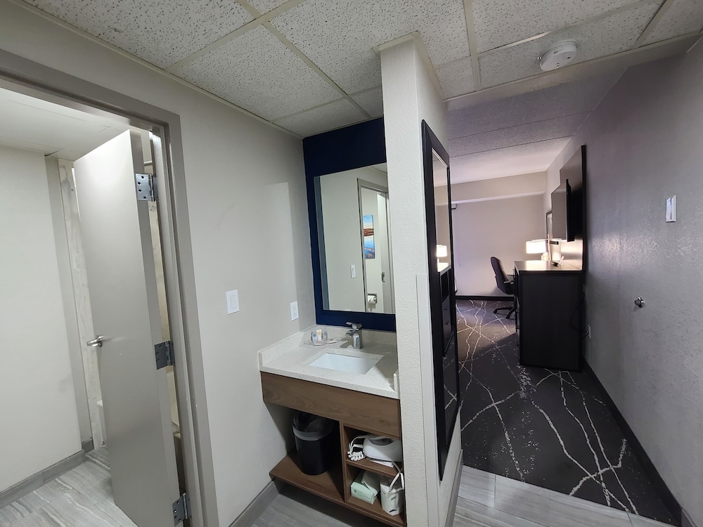 Comfort Inn Boston Milford - photo 24