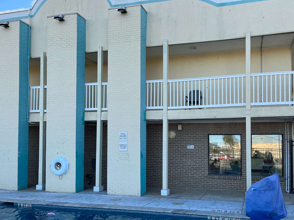 Beachcomber Inn - carbon neutral hotel in Galveston