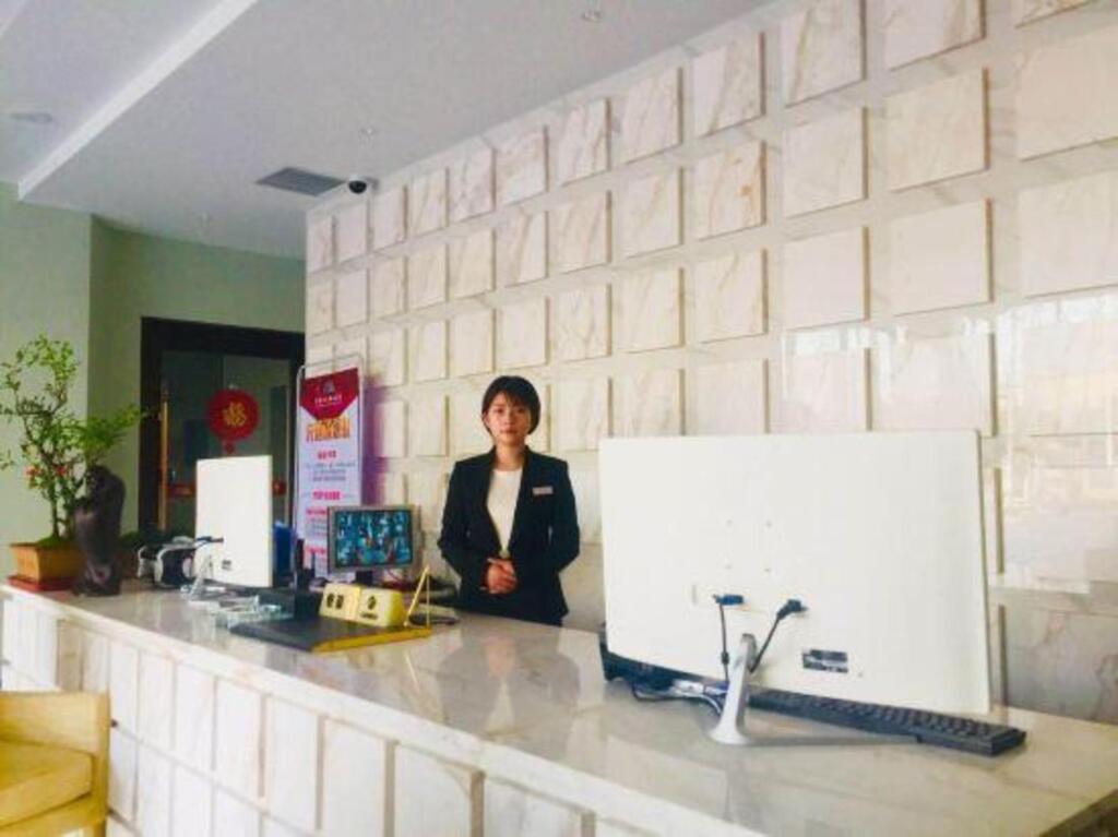 Zhongmou New Oriental Fashion Hotel in Zhongmu Chengguanzhen, People's Republic of China