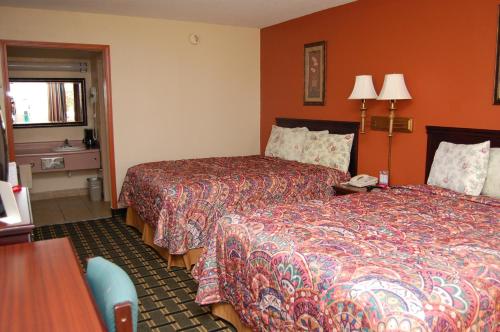 Executive Inn and Suites Springdale - photo 40