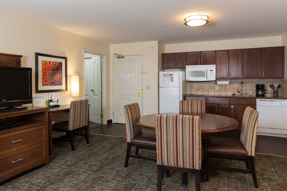 Staybridge Suites Toledo Maumee by IHG - photo 14