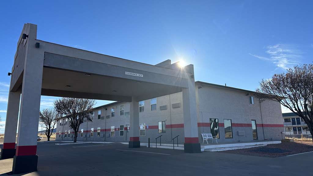 Econo Lodge Tucumcari Route 66 - photo 2