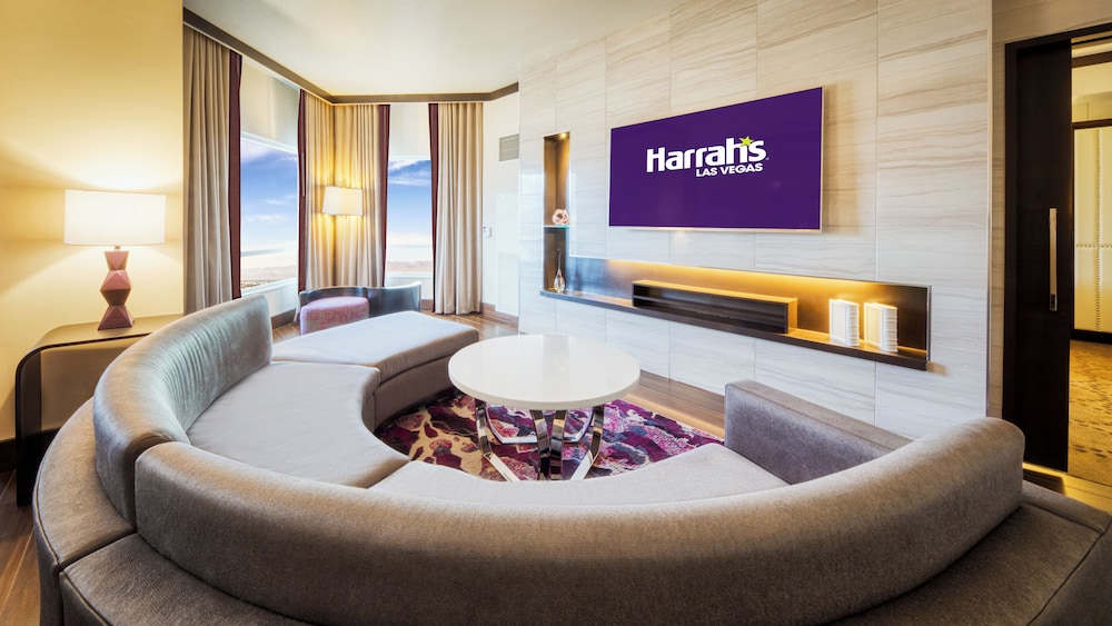 Harrah s Las Vegas A Caesars Rewards Destination - photo 43