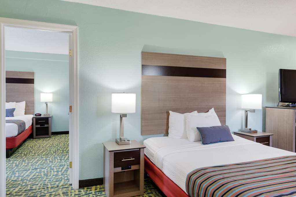 Best Western Plus Holiday Sands Inn & Suites - photo 25