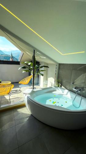 Alfea Deluxe Loft & Rooms in Trento, Italy