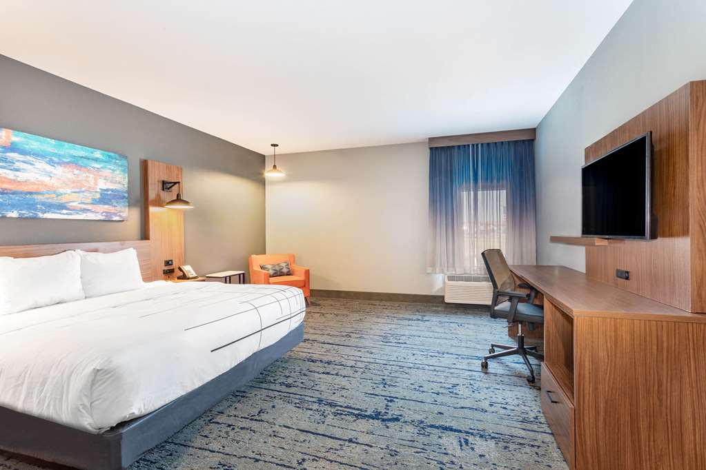 La Quinta Inn & Suites by Wyndham Limon - photo 23