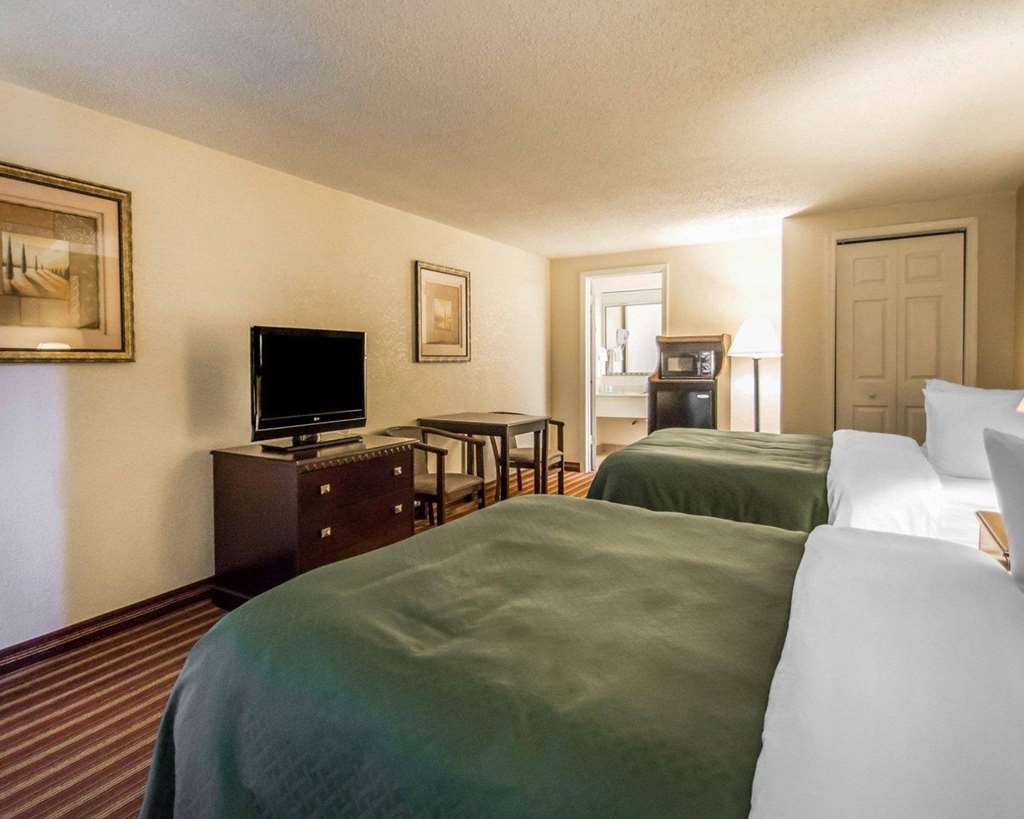 Quality Inn & Suites at Tropicana Field - photo 21