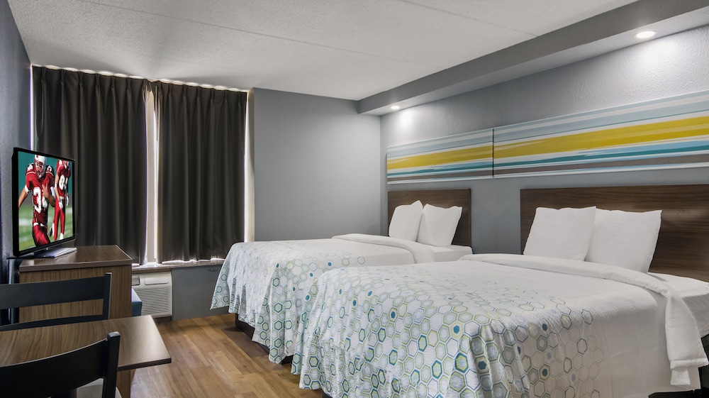 HomeTowne Studios by Red Roof & Conference Center Chicago N Aurora Naperville - photo 6