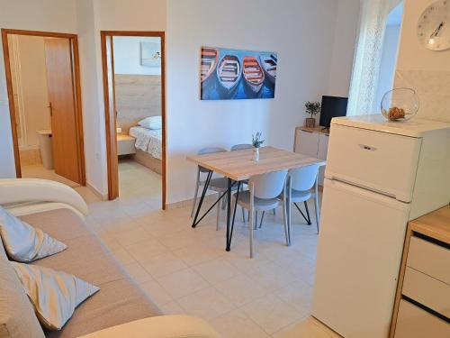 Apartments Krešan Soline 2 — 4-Star Luxury Hotel in Sukosan, Croatia