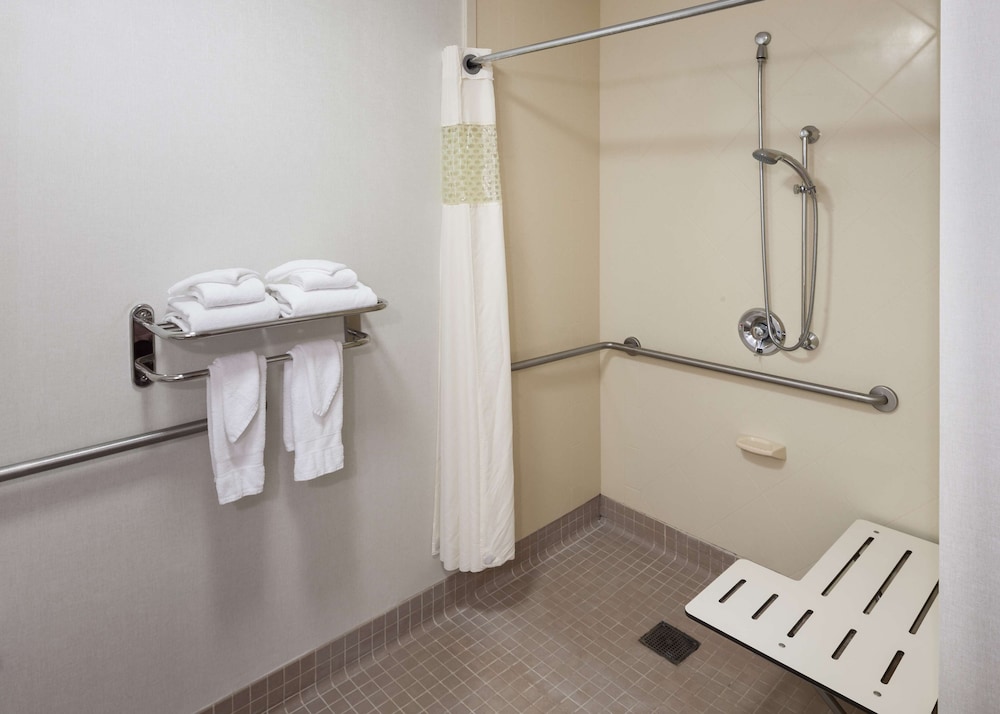 Hampton Inn & Suites Westford Chelmsford - photo 23