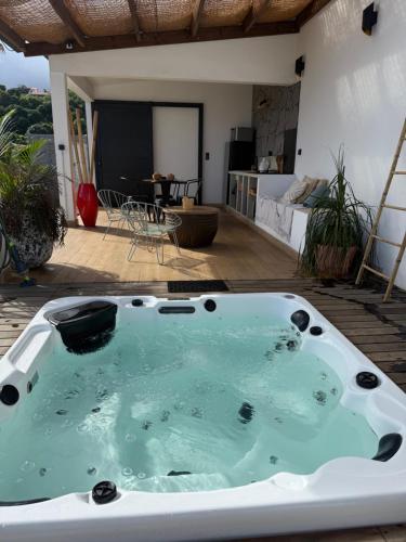 Cocooon Lagon in Unknown City, Réunion