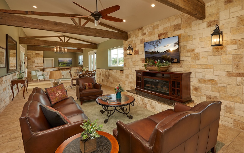 Carter Creek Winery Resort & Spa - photo 2