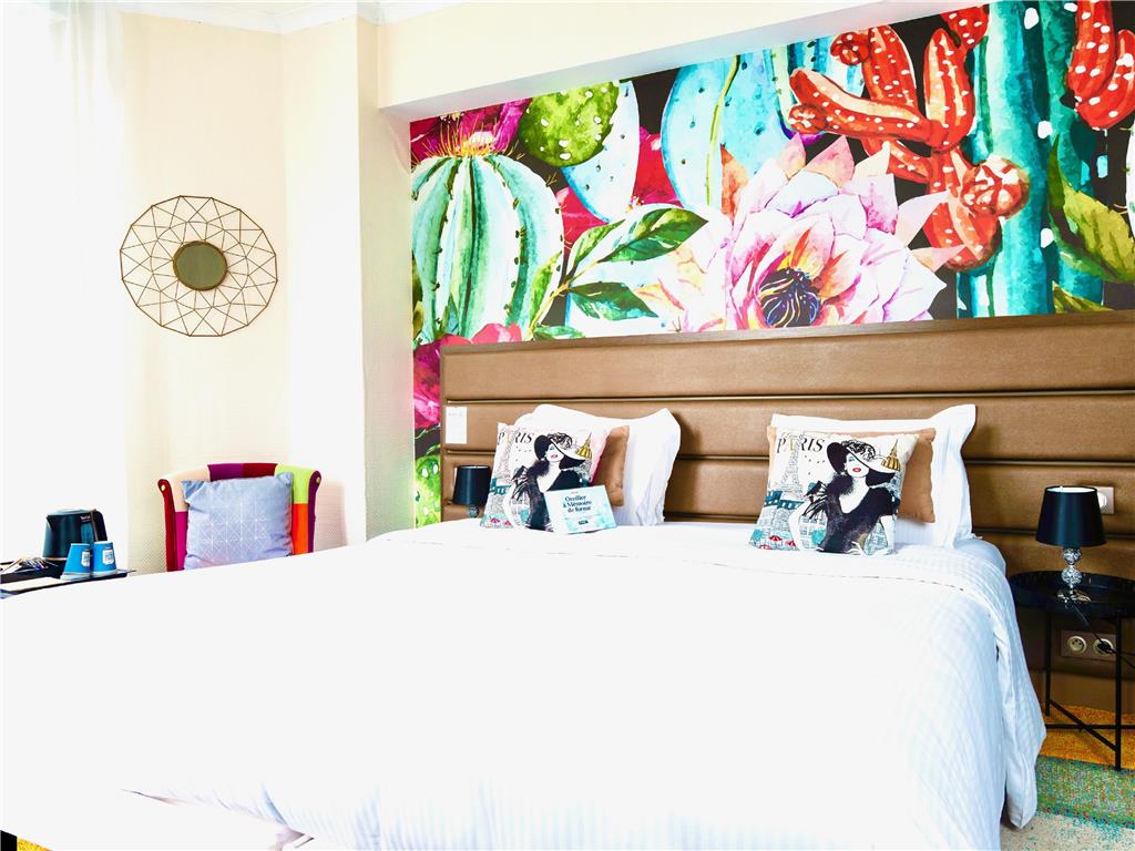 Hotel Kyriad Vichy Spa Cinq Mondes in Vichy, France