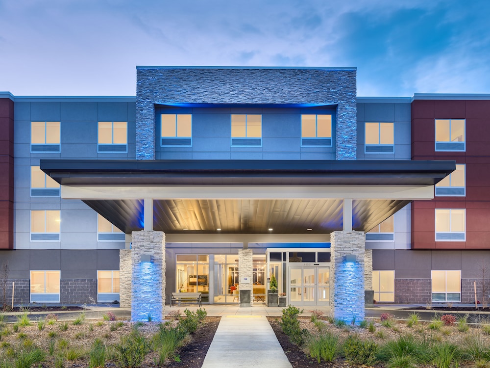 Holiday Inn Express & Suites Salem North Keizer by IHG - photo 23