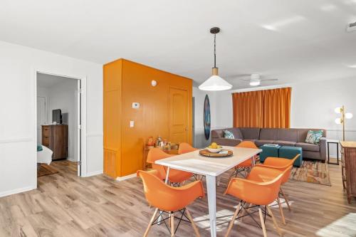 Beach Nest 2 Stylish Condo 2 Min Walk to Beach — 4-Star Luxury Hotel in Myrtle Beach, United States