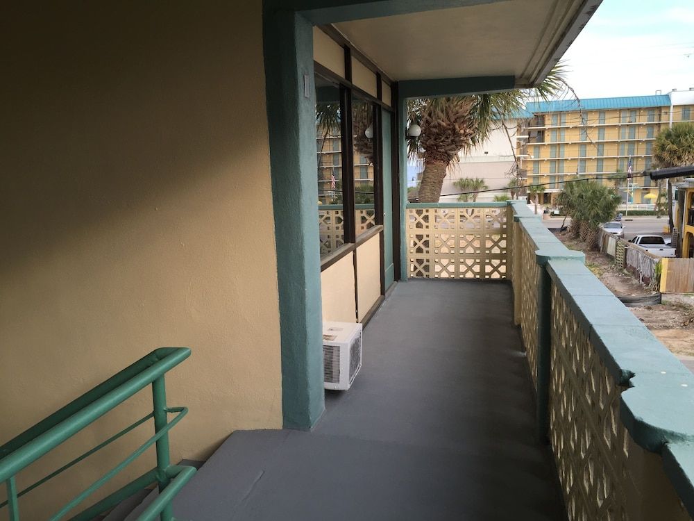 Calypso Motor Inn - photo 20