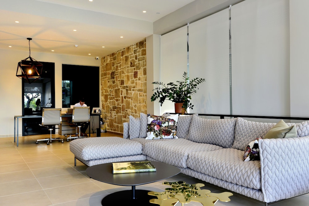 Hotel Osam — Supetar — photo 2