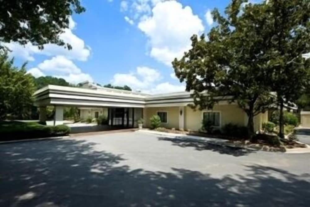 Budgetel Inn & Suites Atlanta - photo 34