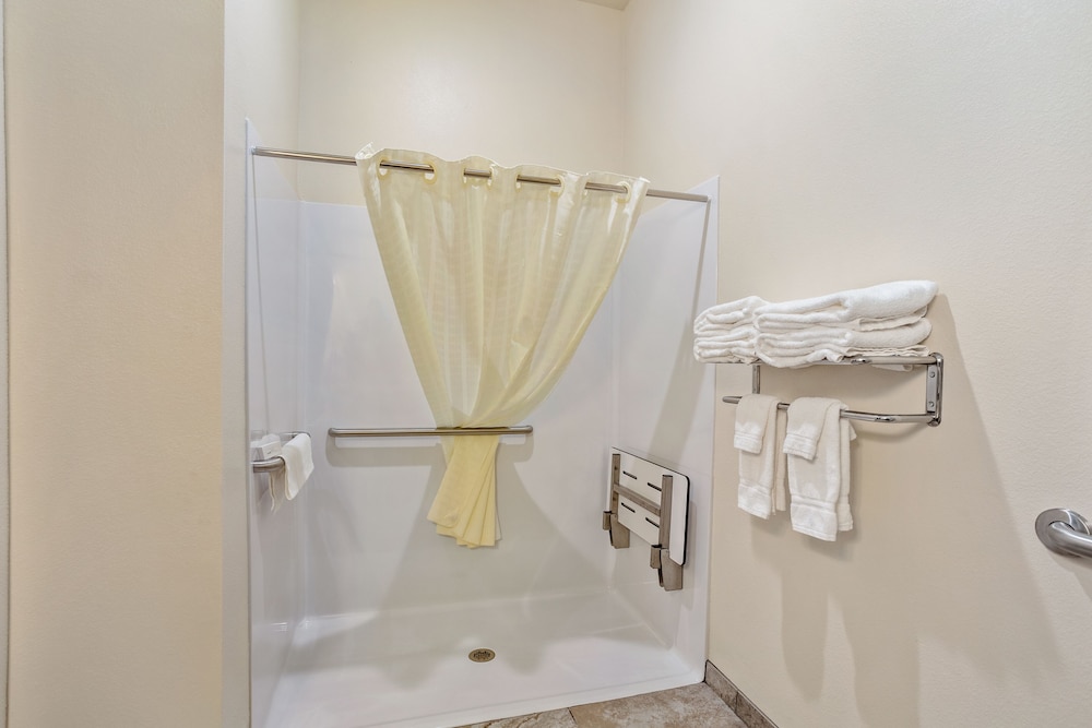 Cobblestone Hotel & Suites Superior Duluth - photo 38