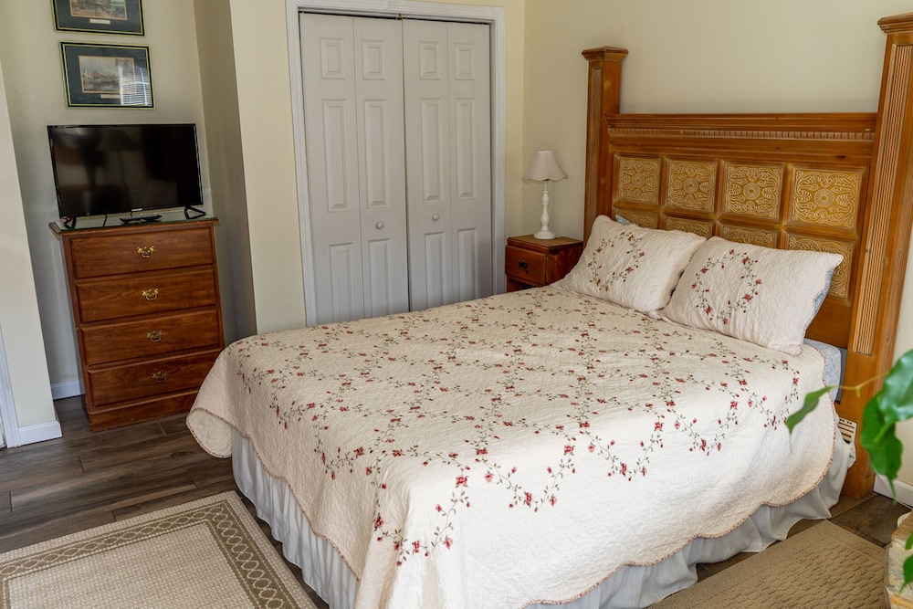 The Chimney Rock Inn & Cottages - photo 21