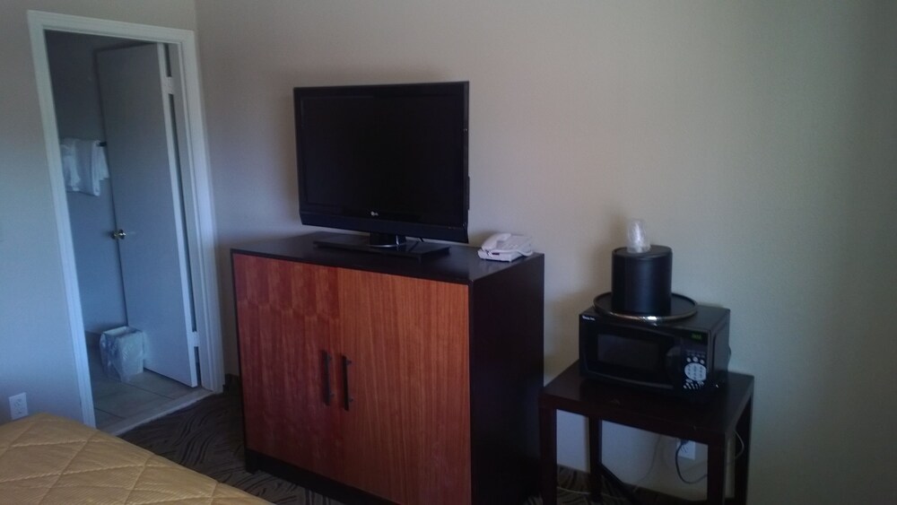 Banfield Value Inn - photo 20