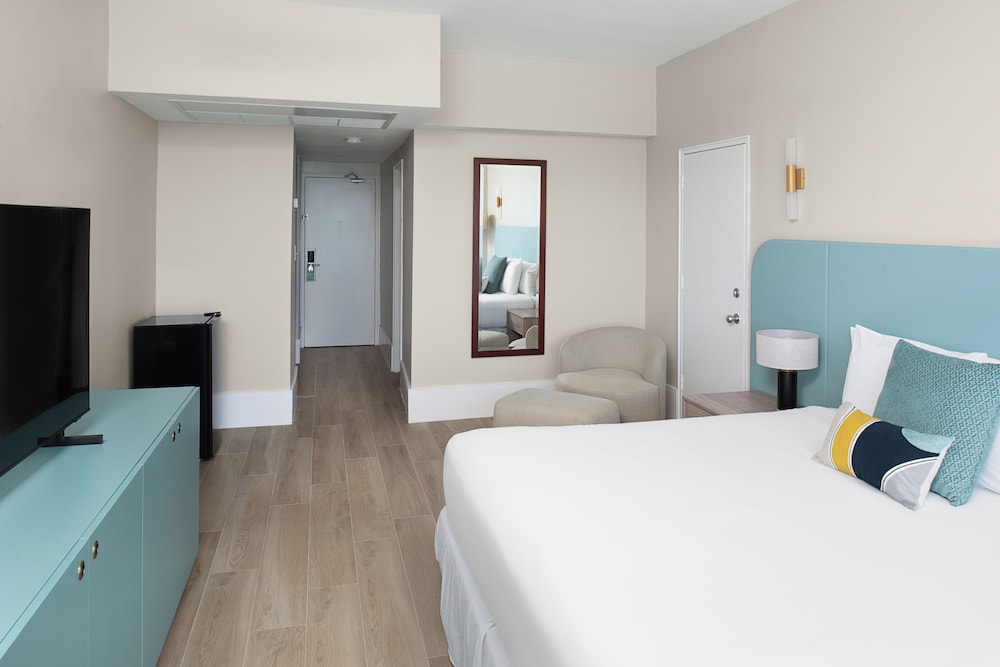 Sherry Frontenac Oceanfront Hotel - photo 19