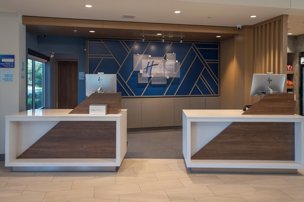 Holiday Inn Express & Suites Fort Walton Beach Eglin Area by IHG - photo 4