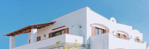 Casa Vacanze Le due Rose — 4-Star Luxury Hotel in Ischia, Italy