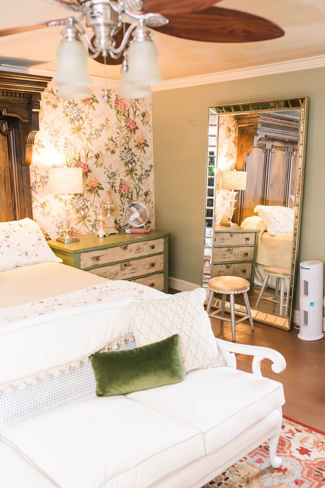 Bridgewater Hall Historic Inn - photo 20
