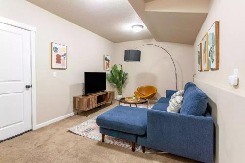 Family friendly 3 story townhouse with workspace — 4-Star Luxury Hotel in Beaverton, United States