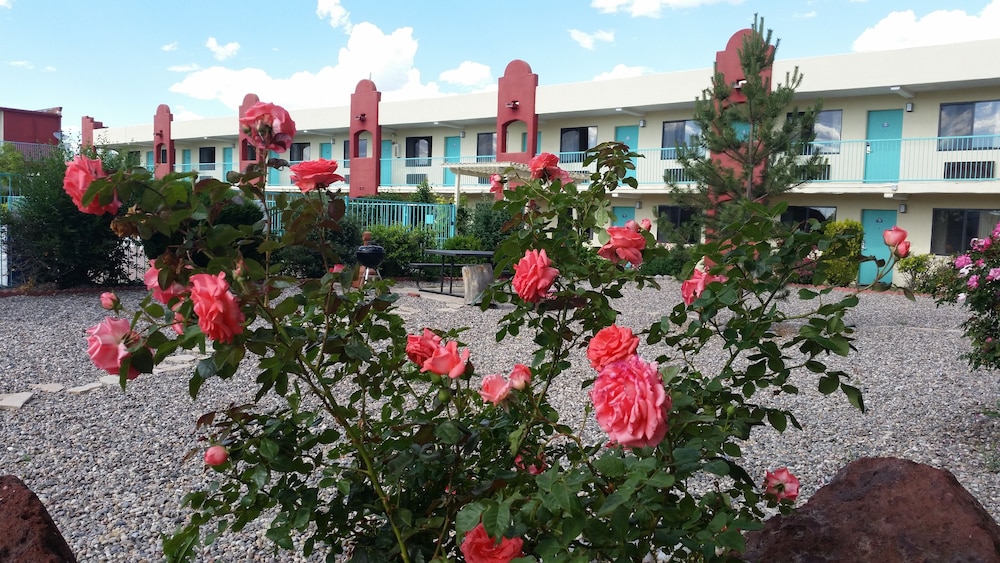 Days Inn by Wyndham Santa Fe New Mexico - photo 24