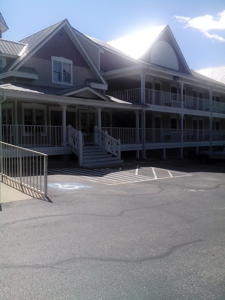 Candlelight Inn - photo 17