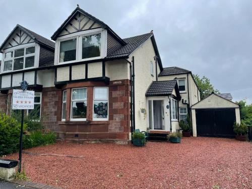 Gowanlea Guest House — 4-Star Luxury Hotel in Dumbarton, United Kingdom
