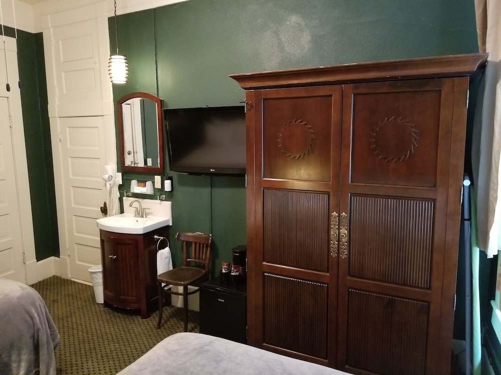 Basin Park Hotel and Spa - photo 9