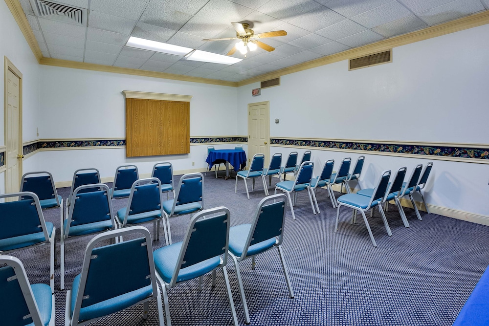 OYO Hotel Tyler Lindale - photo 31