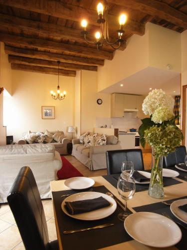 GArte Abricot Les GArtes de la Lohuas — 4-Star Luxury Hotel in Les Champs-Geraux, France