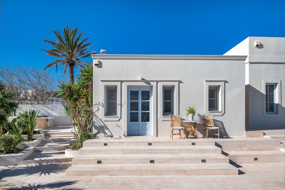 Indigo Luxury Mansion — 4-Star Luxury Hotel in Fira, Greece