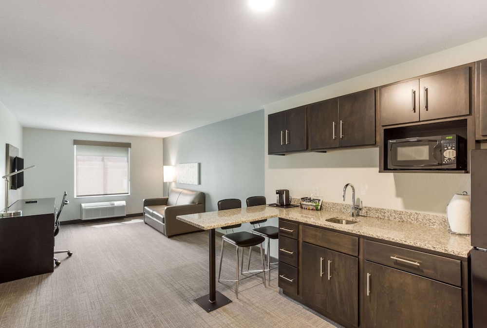 MainStay Suites Logan Ohio Hocking Hills - photo 34