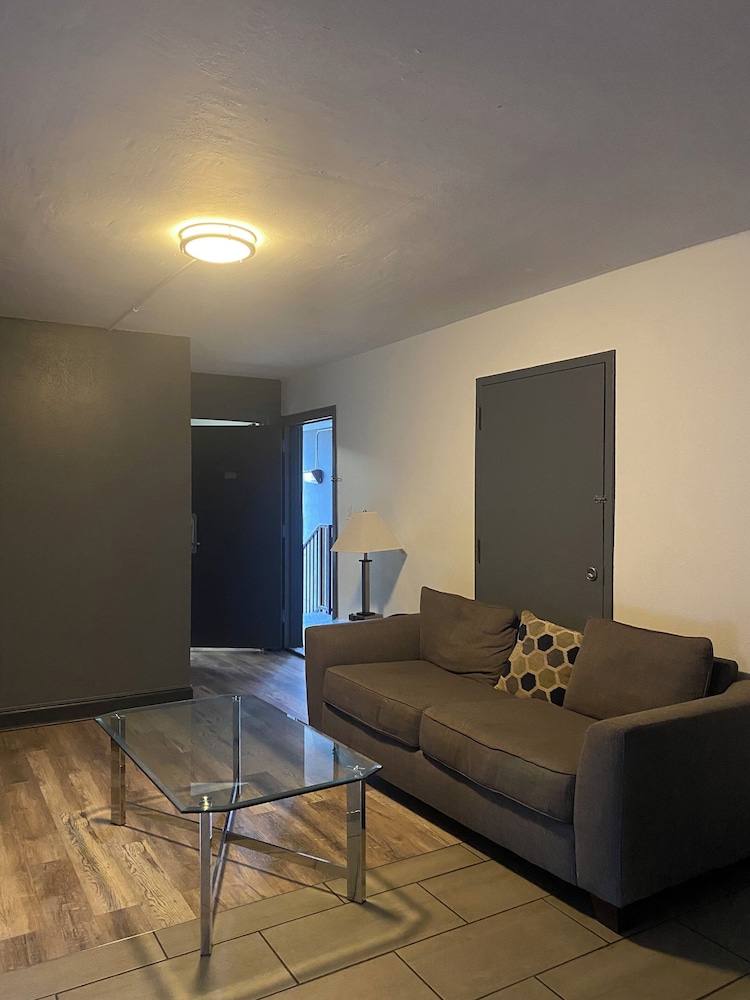 Hotel 10 Extended Stay - photo 20