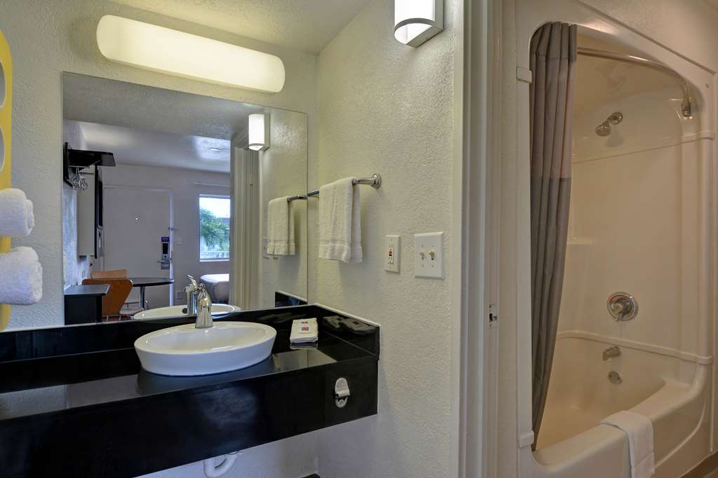 Motel 6 Dania Beach - photo 19