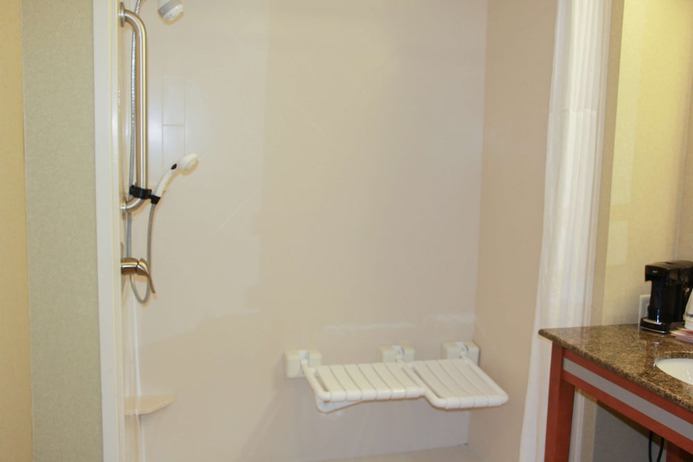 Hampton Inn & Suites Radcliff Fort Knox - photo 48