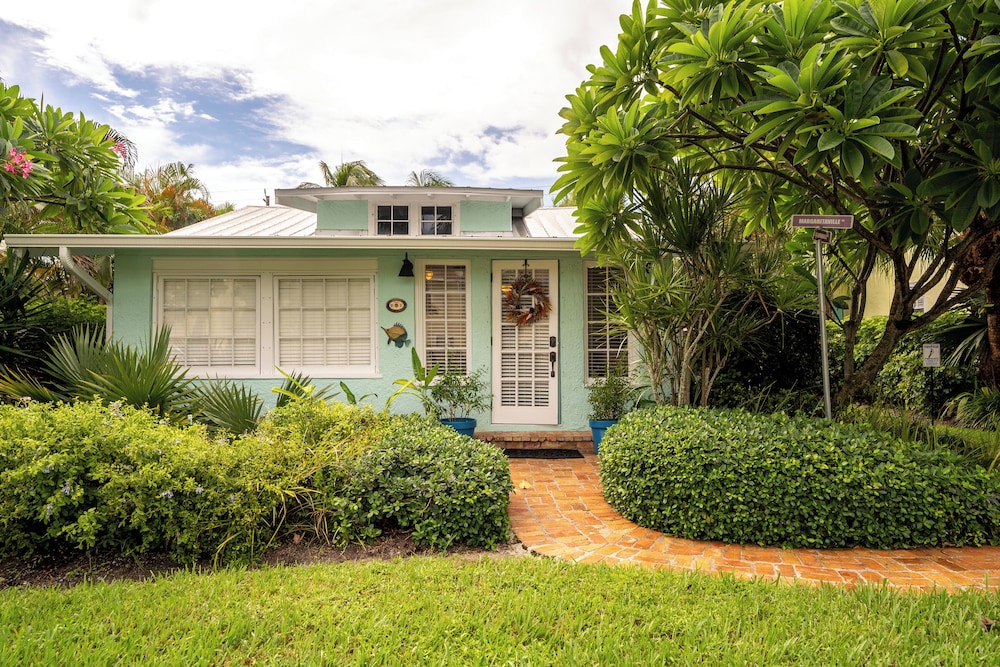Bahama Breeze Bungalow — 4-Star Luxury Hotel in West Palm Beach, United States