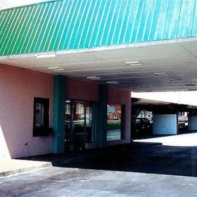 Sunshine Inn - photo 2