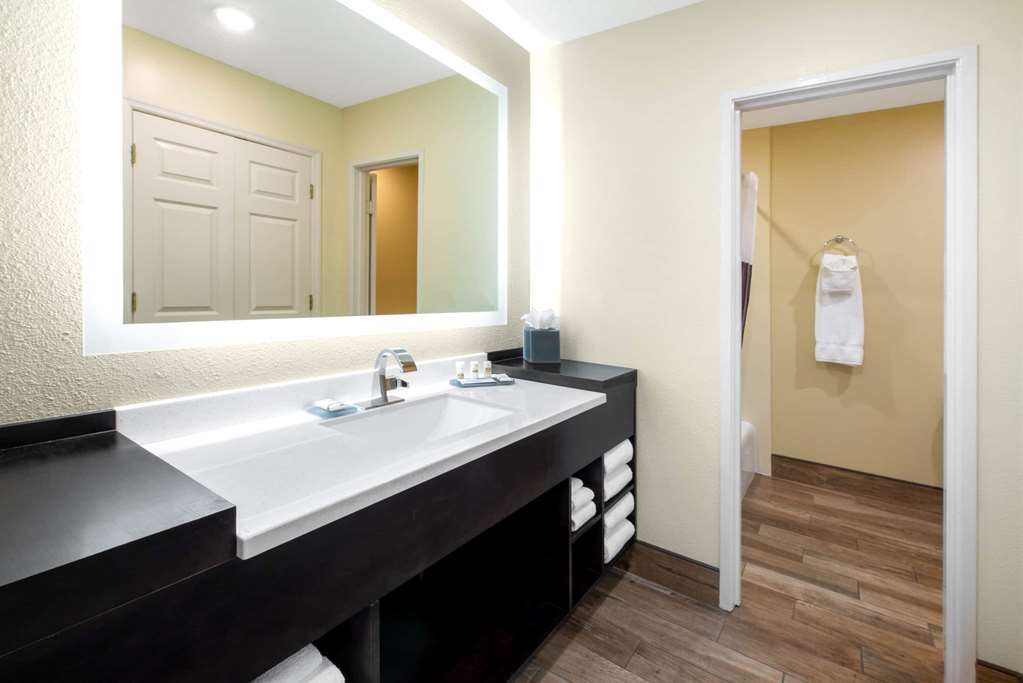 La Quinta Inn by Wyndham Clearwater Central - photo 14