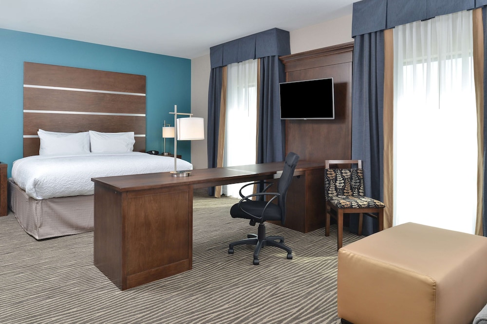 Hampton Inn & Suites Des Moines Downtown - photo 13