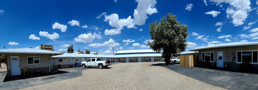 Silver Moon Motel & Suites - photo 33