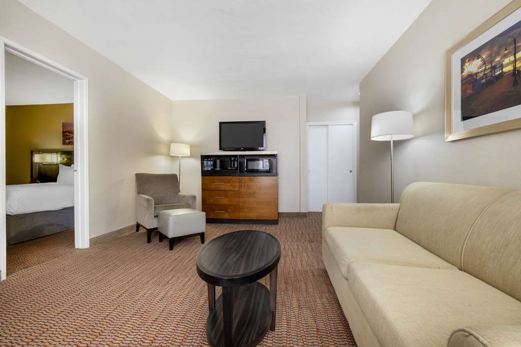 Best Western Royal Palace Inn & Suites - photo 40