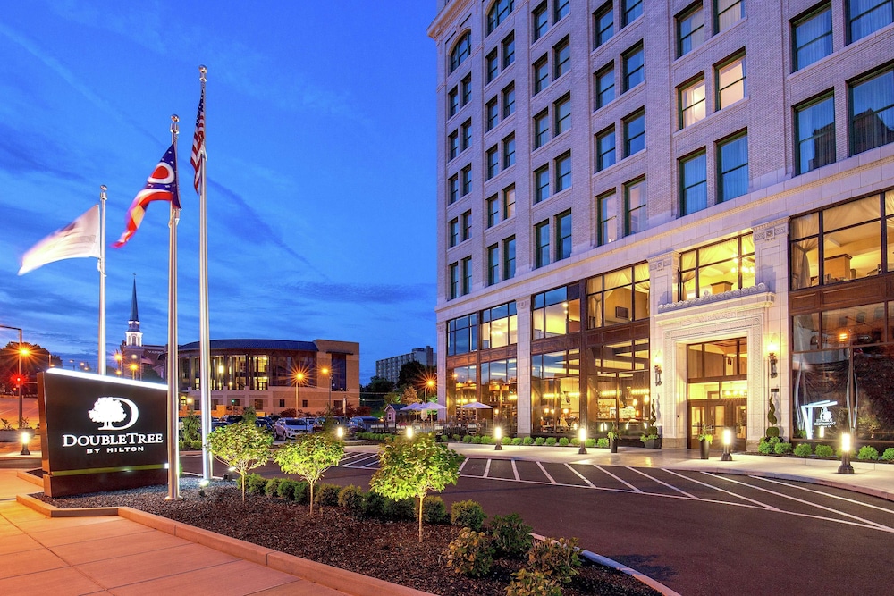 DoubleTree by Hilton Youngstown Downtown — hotel in Youngstown